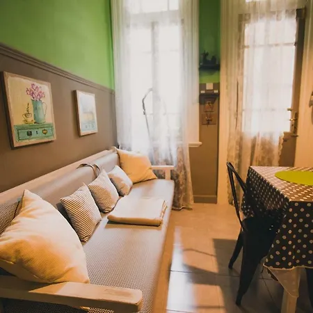 Apartment Manor House *