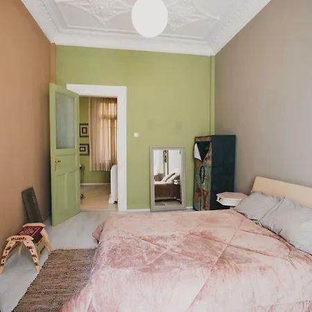 Apartment Manor House