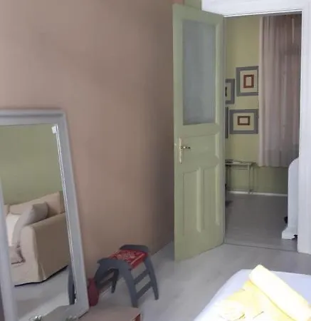 Manor House Apartment