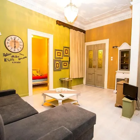 Manor House Apartment